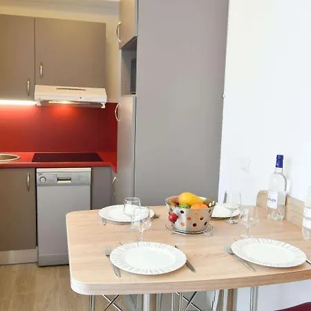 Ξενοδοχείο με διαμερίσματα Appart-hotel & Golf Bassins A Flot 3*
