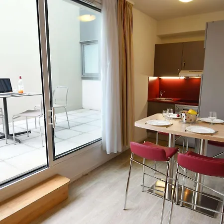 Appart-hotel & Golf Bassins A Flot 3* Μπορντό