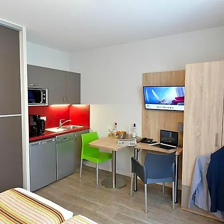 Appart-hotel & Golf Bassins A Flot Hotel apartamentowy 3*