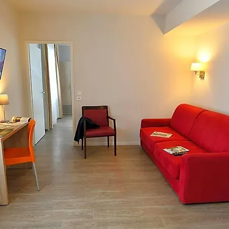 Appart-hotel & Golf Bassins A Flot 3*