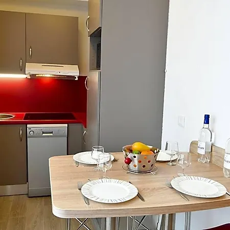 Appart-hotel & Golf Bassins A Flot