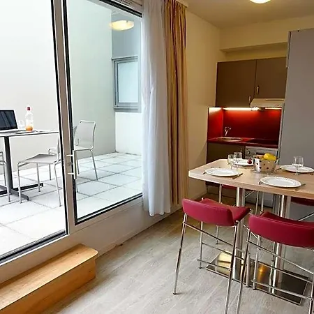Appart-hotel & Golf Bassins A Flot