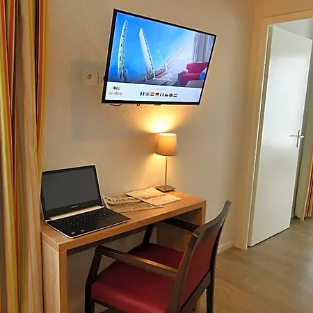 Hotel apartamentowy Appart-hotel & Golf Bassins A Flot