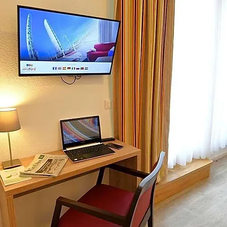 Hotel apartamentowy Appart-hotel & Golf Bassins A Flot 3*