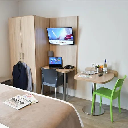 Appart-hotel & Golf Bassins A Flot Aparthotel
