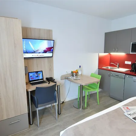 Aparthotel Appart-hotel & Golf Bassins A Flot 3*