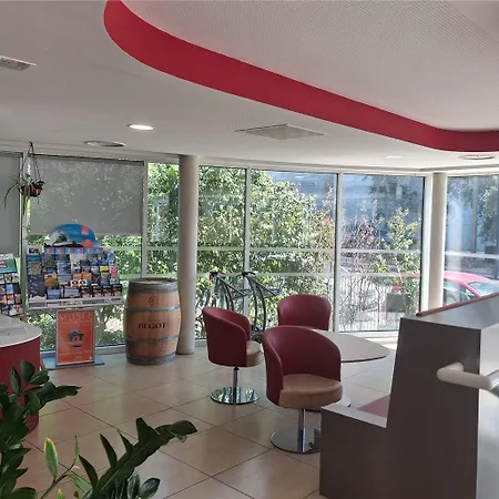 Appart-hotel & Golf Bassins A Flot Bordeaux