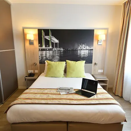 Appart-hotel & Golf Bassins A Flot 3*