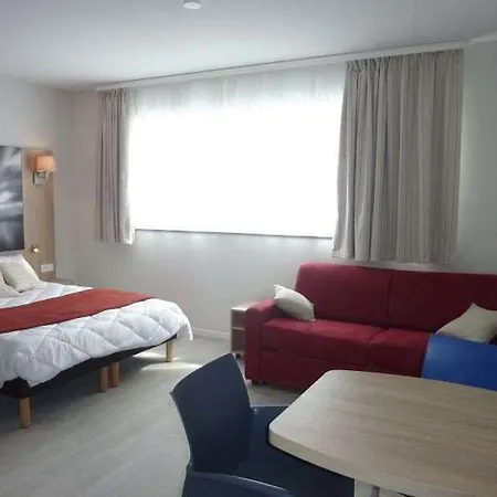 Appart-hotel & Golf Bassins A Flot 3*
