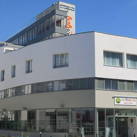Appart-hotel & Golf Bassins A Flot Aparthotel Bordeaux