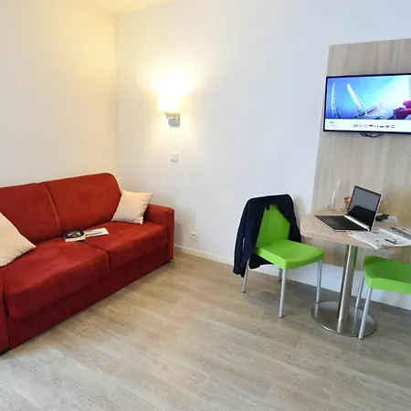 Appart-hotel & Golf Bassins A Flot Aparthotel