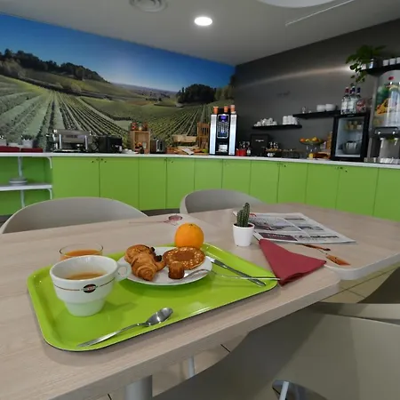 Appart-hotel & Golf Bassins A Flot Bordeaux