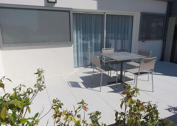 Appart-hotel & Golf Bassins A Flot 3* 보르도