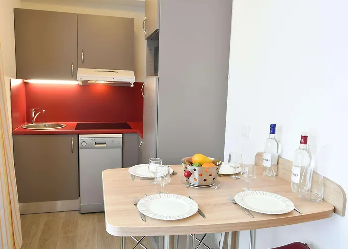 아파트호텔 Appart-hotel & Golf Bassins A Flot 3*