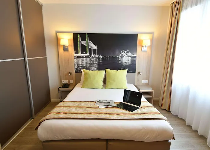 Appart-hotel & Golf Bassins A Flot 아파트호텔 보르도