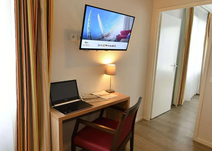 Appart-hotel & Golf Bassins A Flot