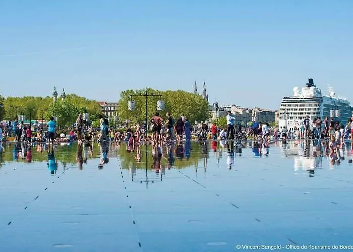 Appart-hotel & Golf Bassins A Flot 아파트호텔 보르도