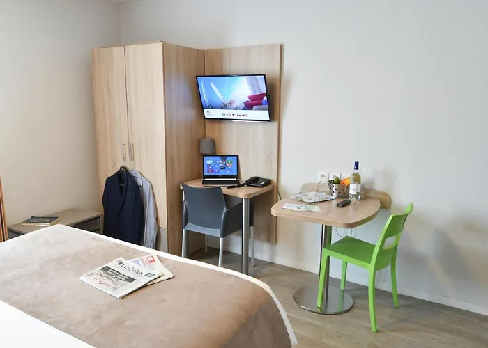 Hotel apartamentowy Appart-hotel & Golf Bassins A Flot 3*