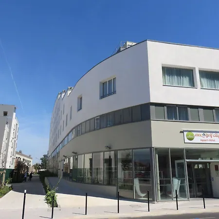 Appart-hotel & Golf Bassins A Flot 3* Bordeaux