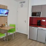 شقة فندقية Appart-hotel & Golf Bassins A Flot