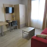 Appart-hotel & Golf Bassins A Flot 3*