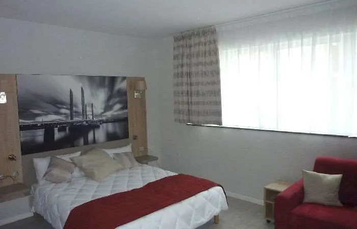 Appart-hotel & Golf Bassins A Flot בורדו